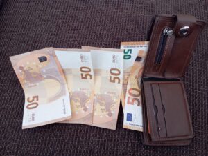 Undetectable Bank Notes